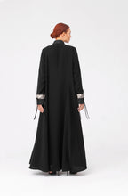 NR60 : Modern Contrast Abaya