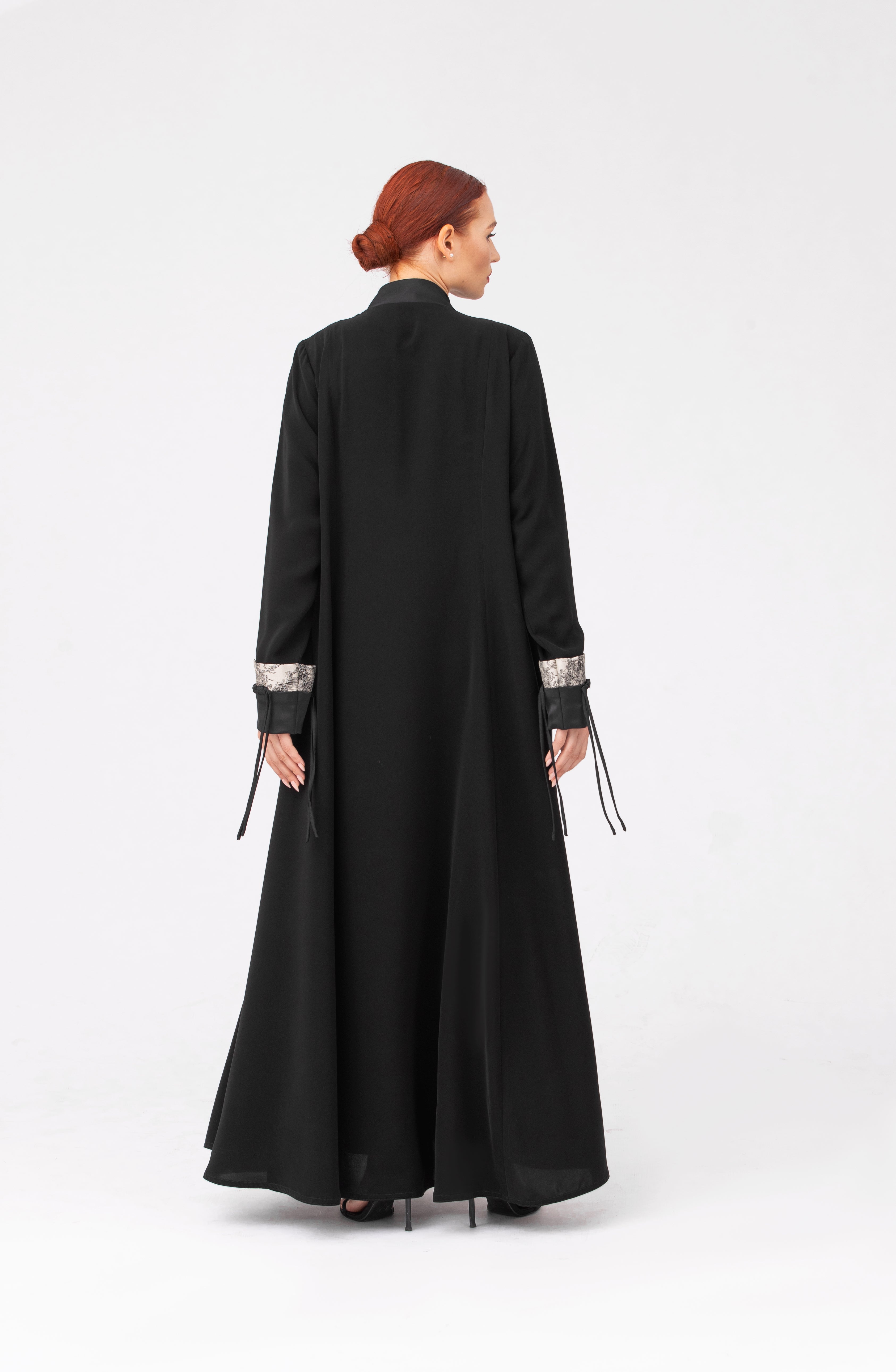 NR60 : Modern Contrast Abaya
