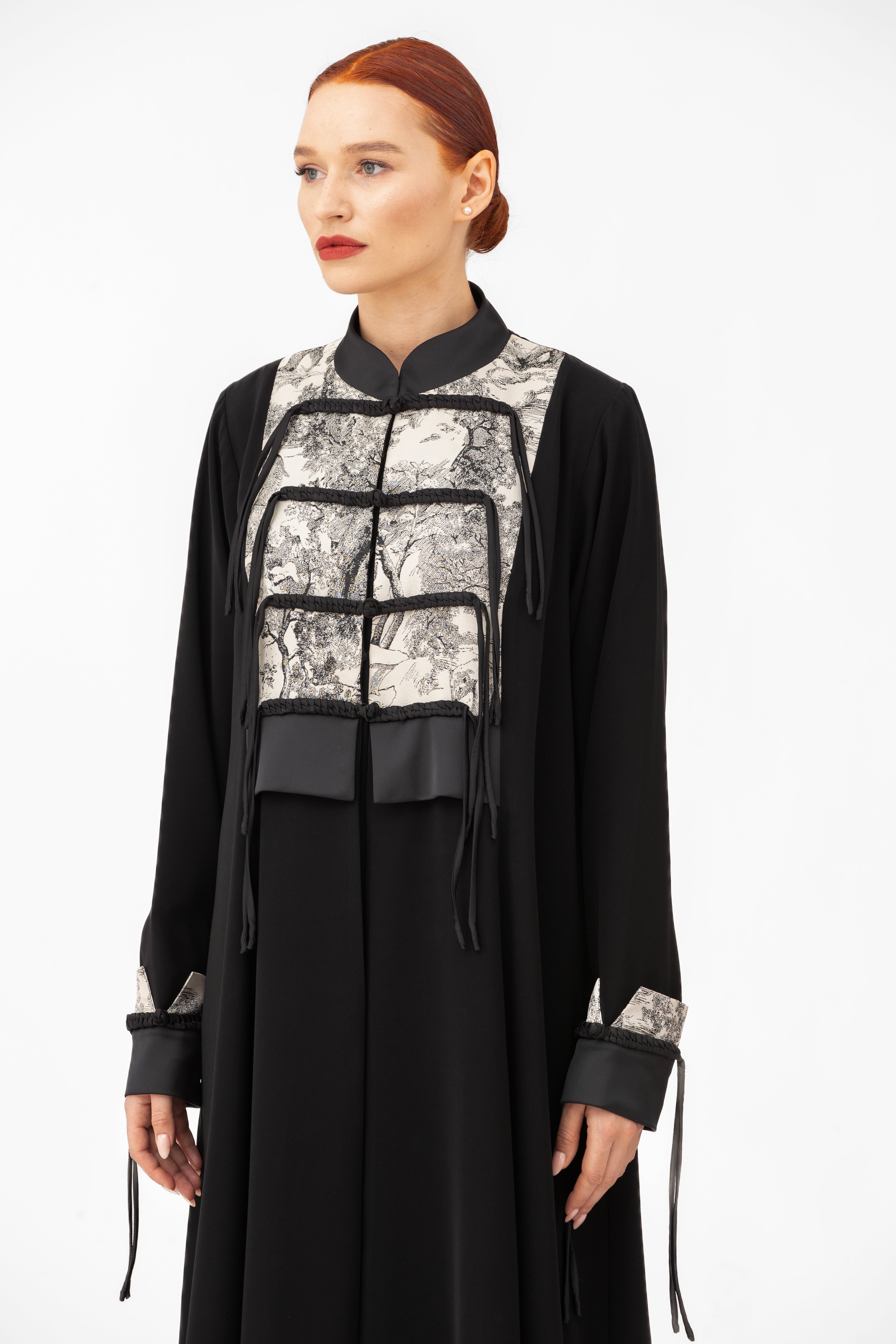 NR60 : Modern Contrast Abaya