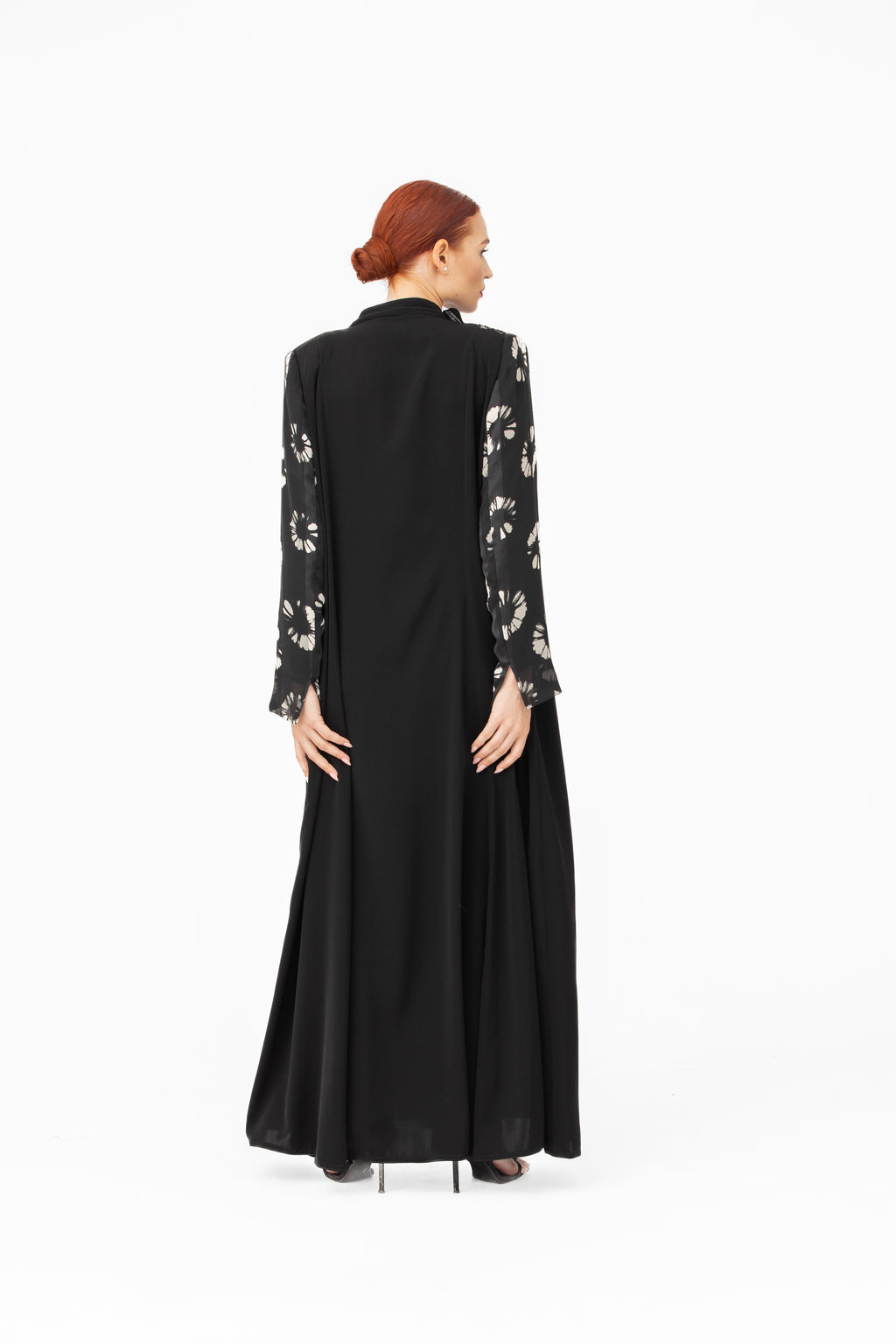 NR63 : Floral Elegance Abaya