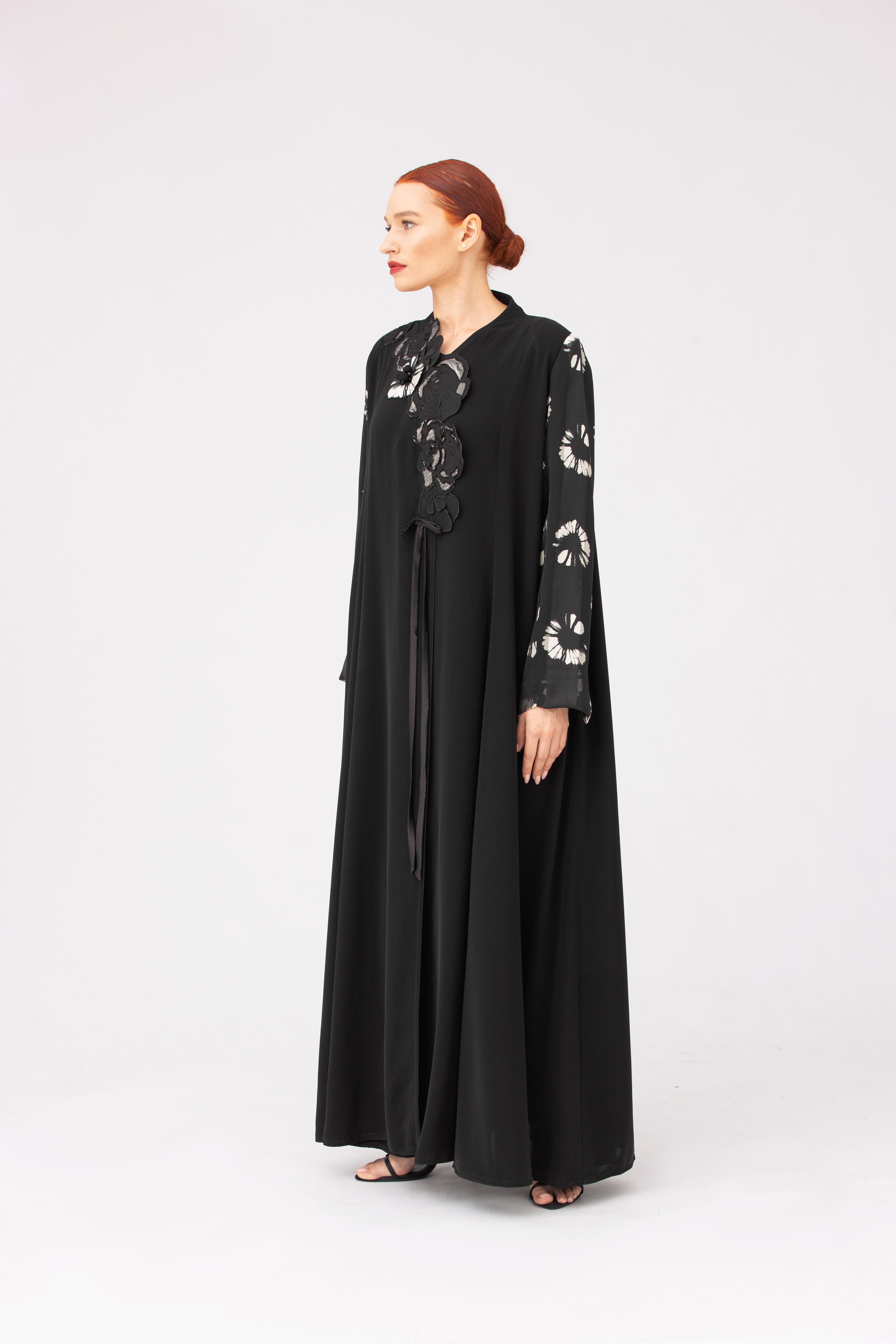 NR63 : Floral Elegance Abaya