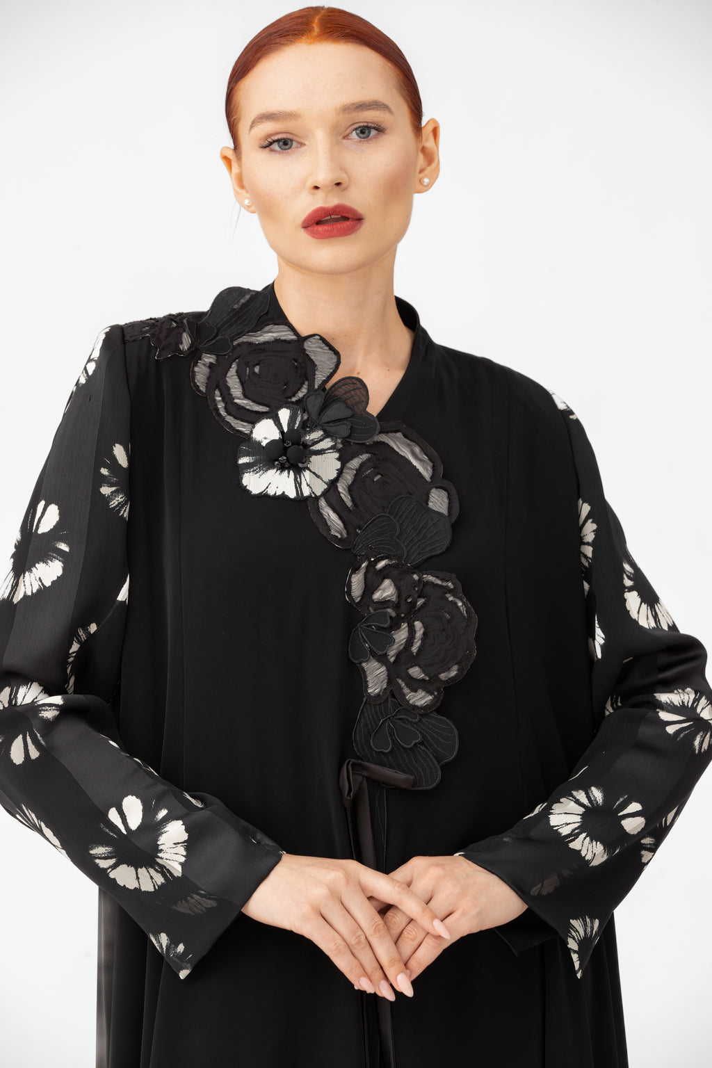 NR63 : Floral Elegance Abaya