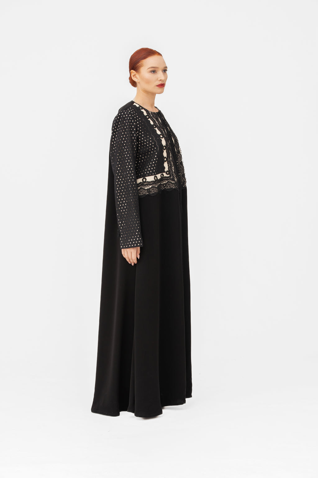 NR67 : Black Elegant Lace-Detail Abaya