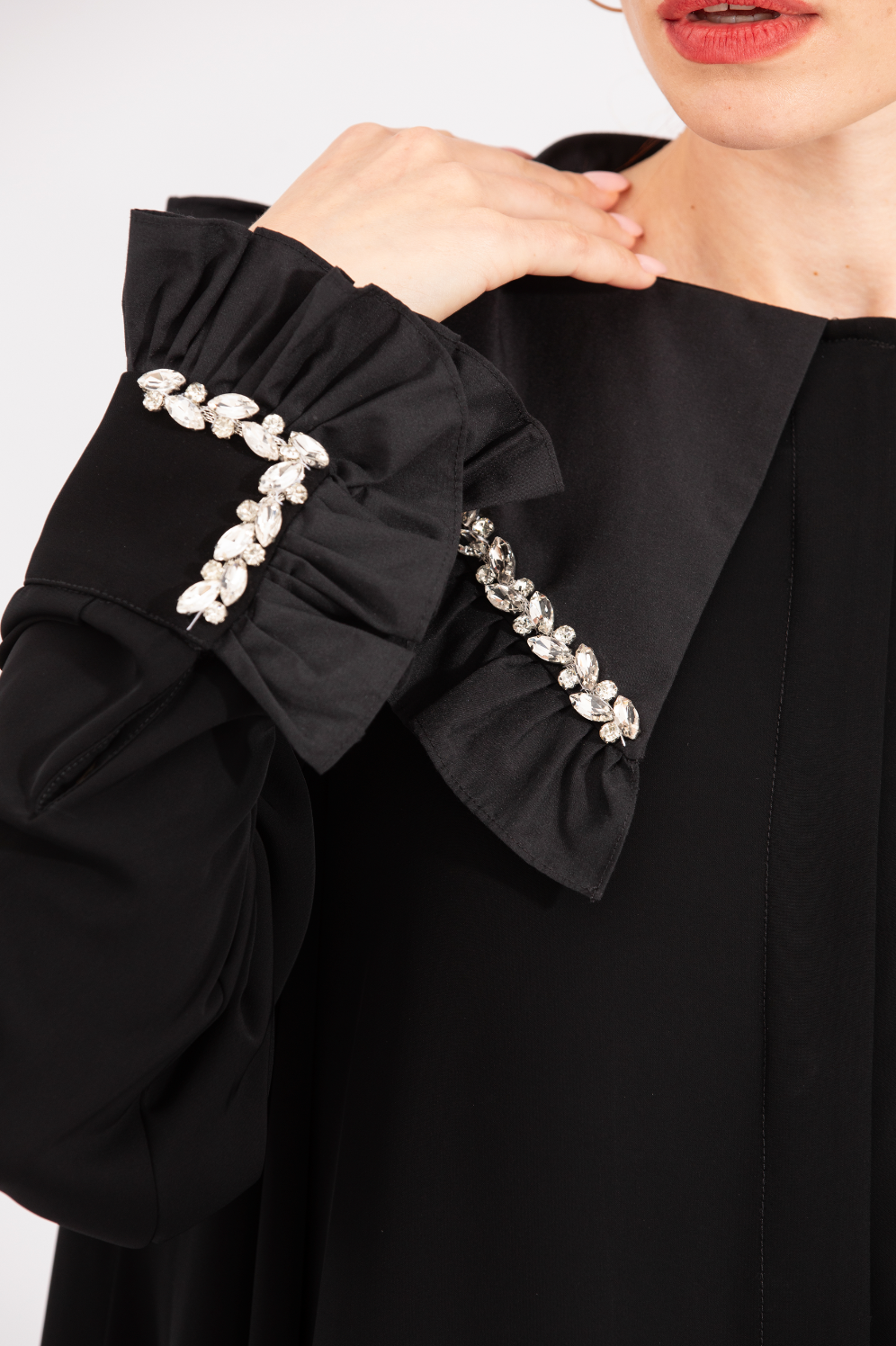 NR22 : Crystal Glow Abaya